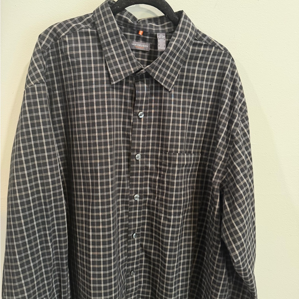 Van Heusen Black and Gray‎ Plaid Button Down Shirt 2xL